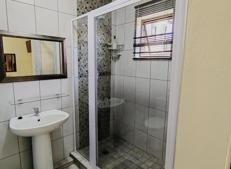 פנסיון Moko Lodge