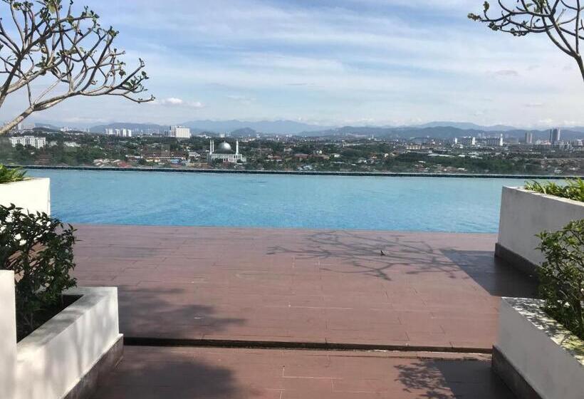 Evo Soho Studio Suites Bangi By Molek Homestay  Pool Or City View