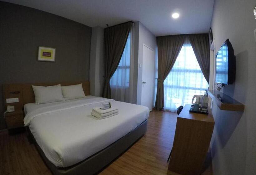 Отель Ariana 5 Minutes Bukit Indah 15 Minutes Legoland 20 Minutes Utm