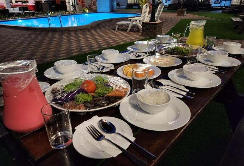 호텔 Beruntung Ke Bari Resort @ Pantai Penarik
