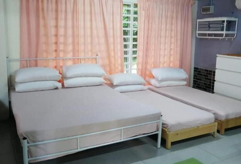 هتل Chalet Moris D  Rumah Bonda River View