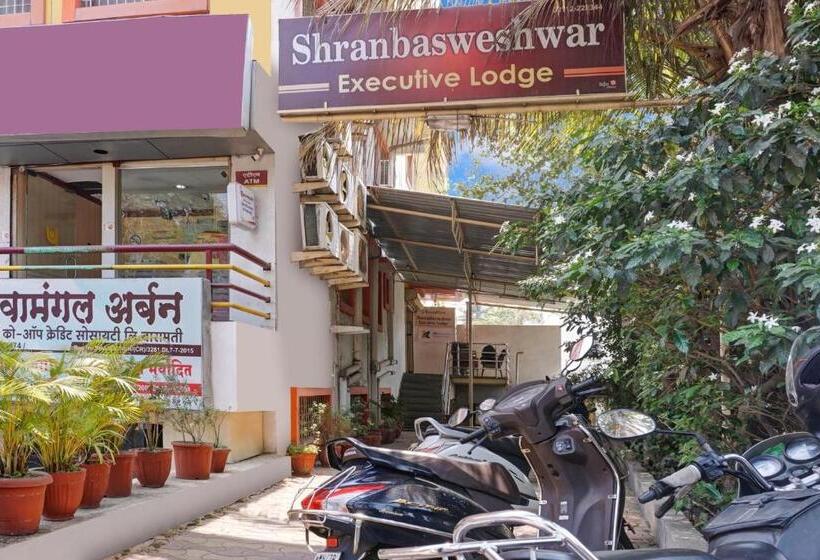 בית מלון כפרי Oyo Sharanbasweshwar Executive Lodge