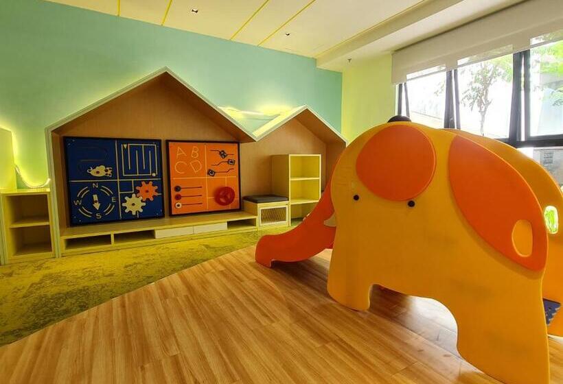 בית מלון כפרי Puteh Timurbay Beachfront Private Suite Kuantan