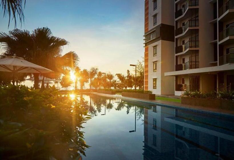 בית מלון כפרי Puteh Timurbay Beachfront Private Suite Kuantan