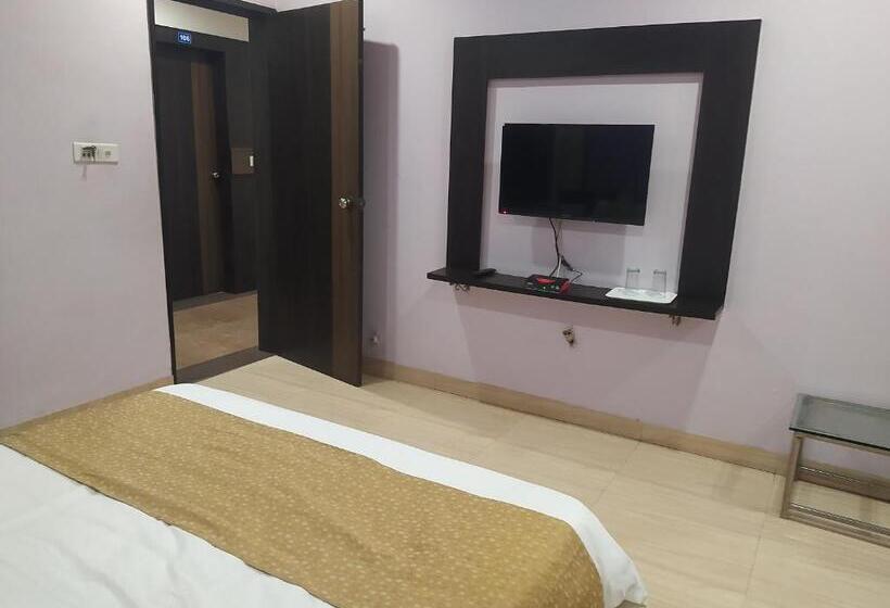 호텔 Repose Chhatral