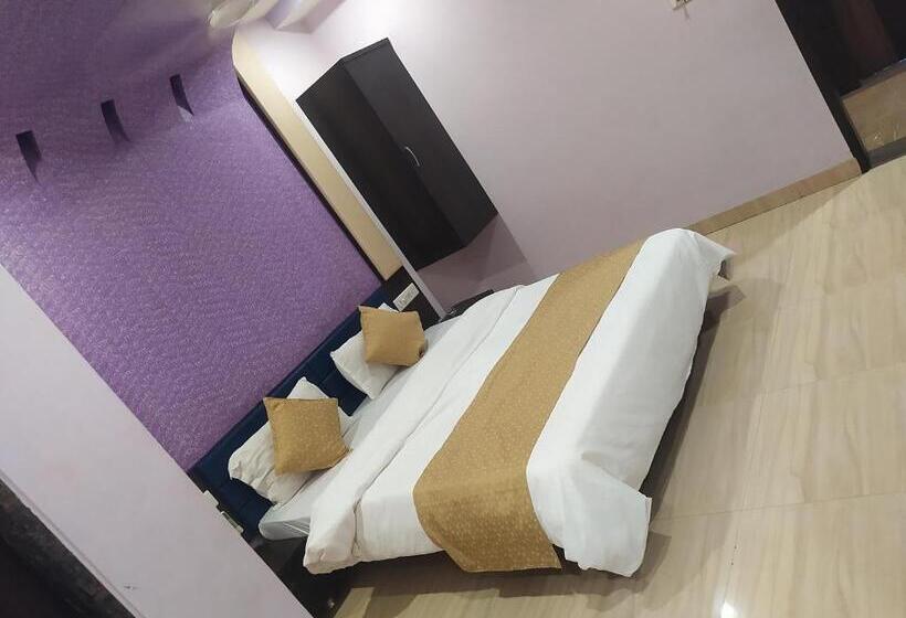 호텔 Repose Chhatral