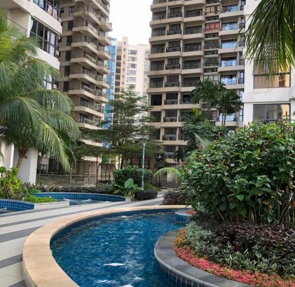 펜션 Medium Sized Bedroom, Girls Only In Country Garden Danga Bay, 2pax, Free Wifi, Parking