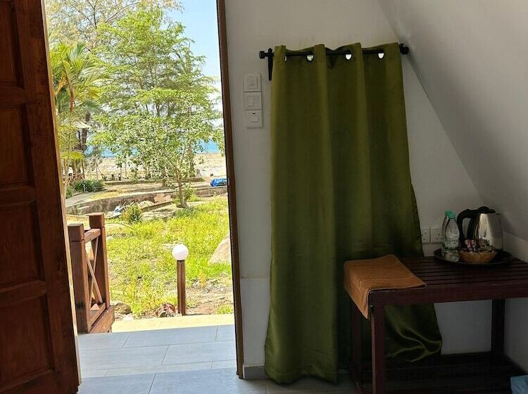 استراحتگاه Dumba Bay Tioman