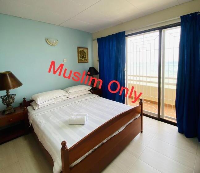 استراحتگاه The Regency Tanjung Tuan Private Unit Homestay Seaview