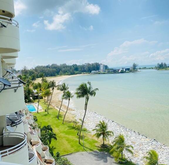 استراحتگاه The Regency Tanjung Tuan Private Unit Homestay Seaview
