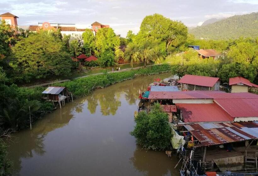 هاستل Teriang Village Inn