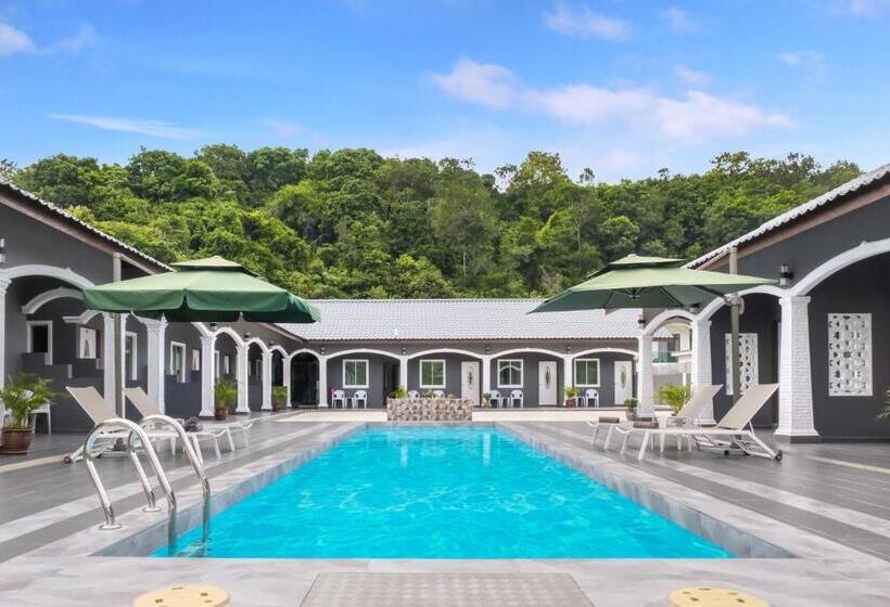 Cenang Rooms With Pool By Virgo Star Resort