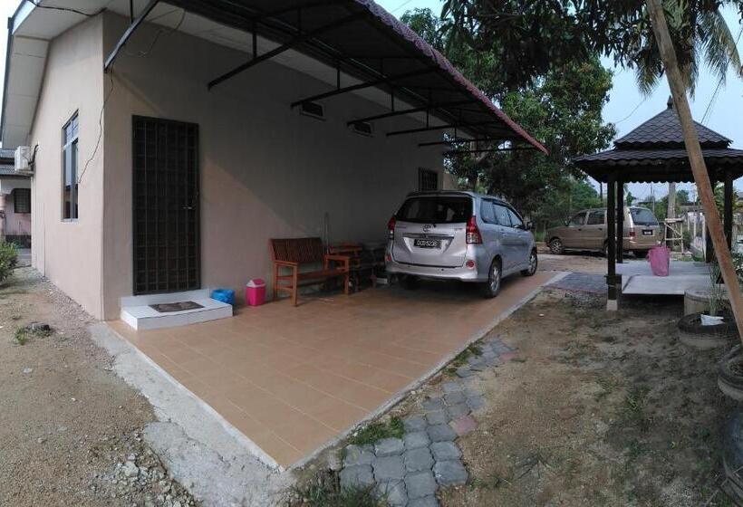 هتل کپسول Roomstay Aqilah Pasir Puteh Kelantan