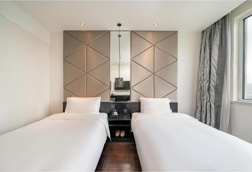 Orange Hotel Shanghai Hongqiao Airport Caoan Road Branch Free Hongqiao Airport & Hongqiao Train St
