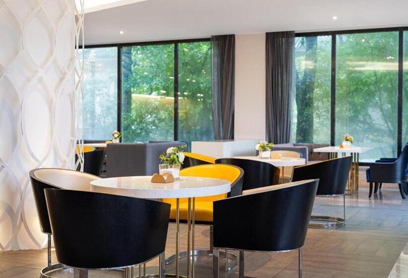 Orange Hotel Shanghai Hongqiao Airport Caoan Road Branch Free Hongqiao Airport & Hongqiao Train St