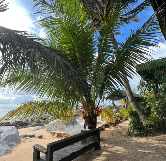 پانسیون Beach House