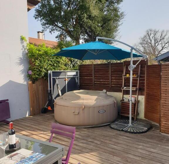 פנסיון Maisonnette Guest House