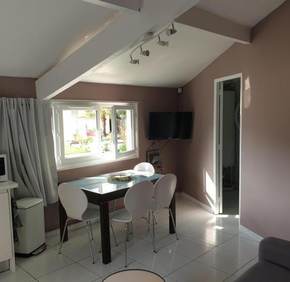 פנסיון Maisonnette Guest House
