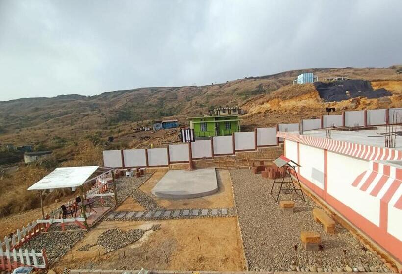 بنسيون The Escapade Inn