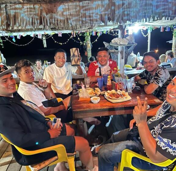 استراحتگاه Beach Shack Chalet Garden View Aframe Small Unit