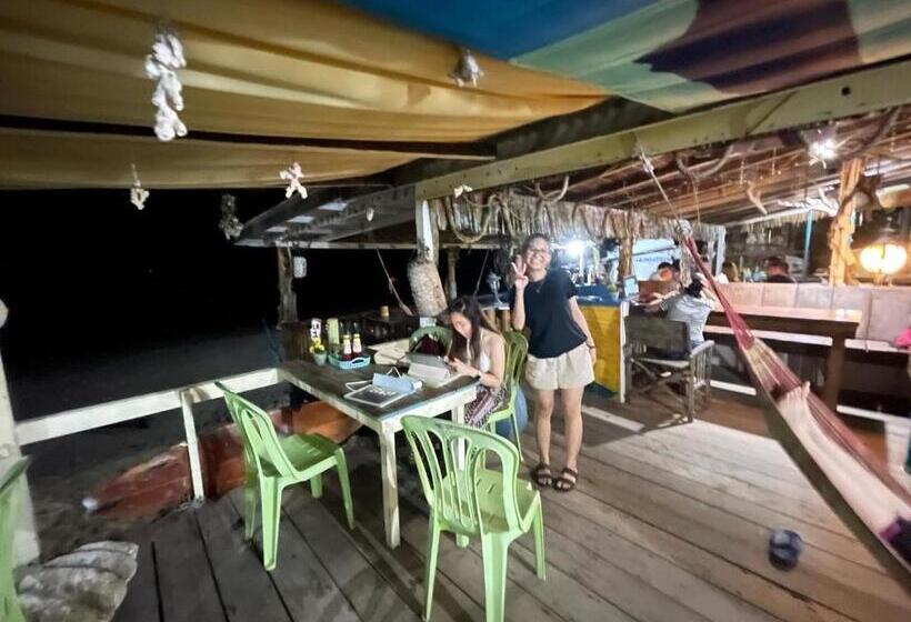 استراحتگاه Beach Shack Chalet Garden View Aframe Small Unit