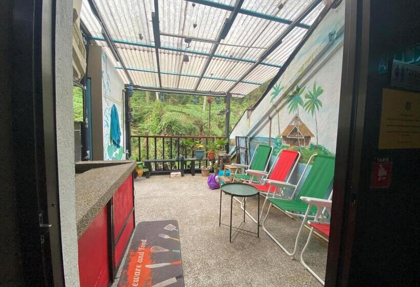 فندق صغير Hikers Sleep Port Guesthouse