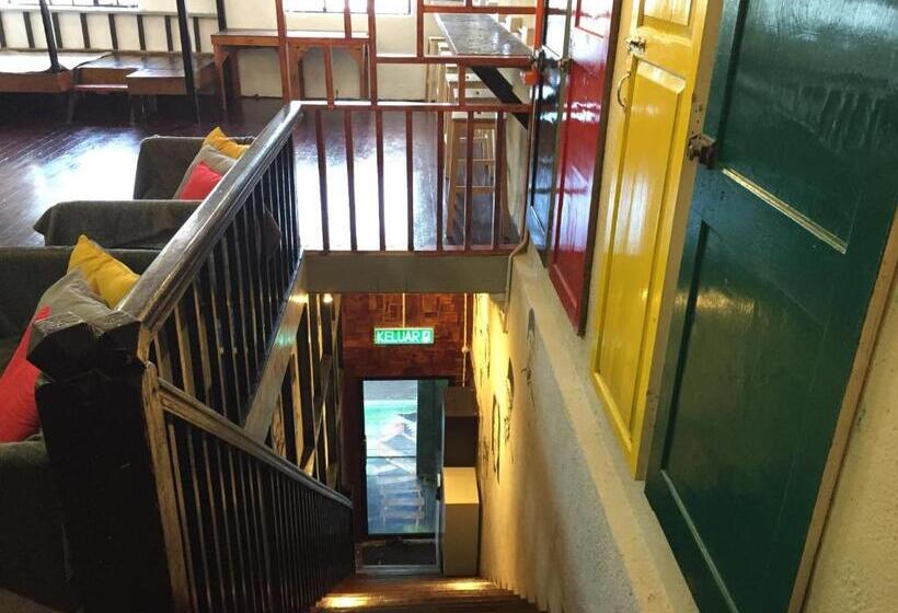 فندق صغير Hikers Sleep Port Guesthouse