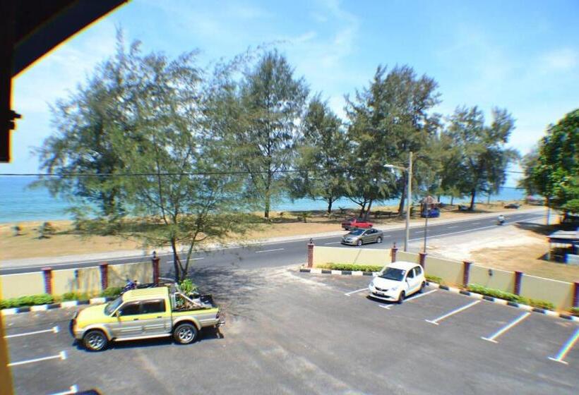 호스텔 Teluk Lipat Seaview Inn