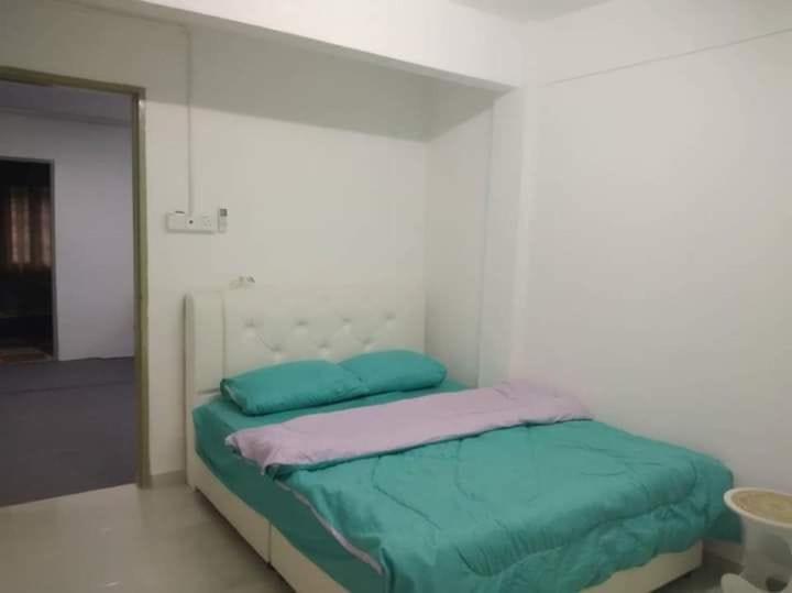 تختخواب و صبحانه Airport Kota Bharu Roomstay & Riverside Homestay