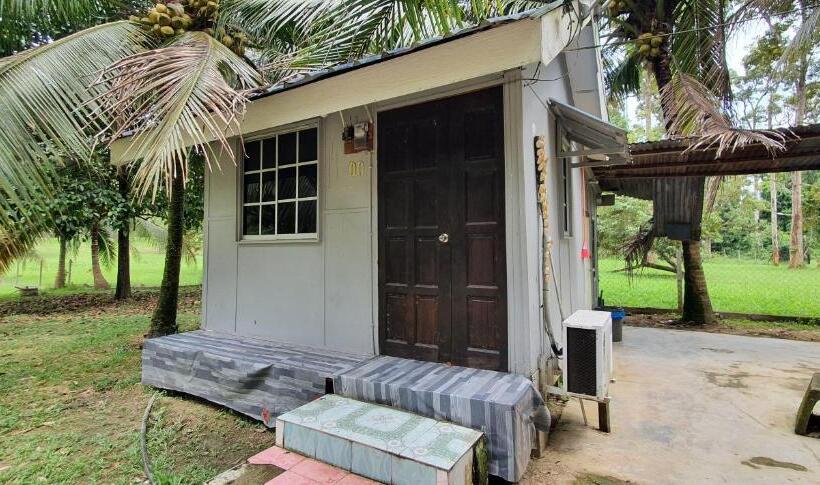 هتل Chalet Kampong Semawar