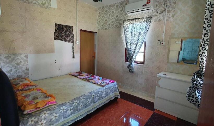 هتل Chalet Kampong Semawar