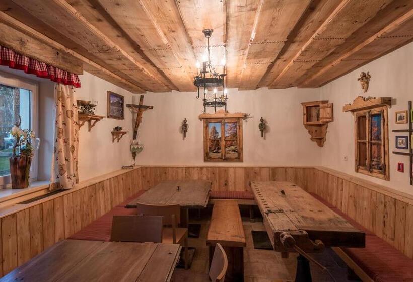 Пансион Alpenhostel Das Besenhaus