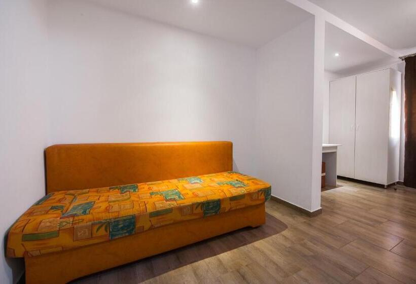 بنسيون Casa 4 Odăi