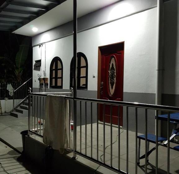 پانسیون Mri Residence   Homestay In Sg Buloh With Swimming Pool   No Pork&alcohol Allowed