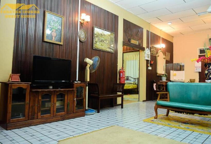 پانسیون Teratak Ibunda Guest House