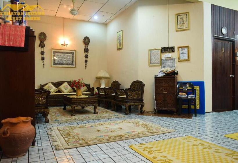 پانسیون Teratak Ibunda Guest House