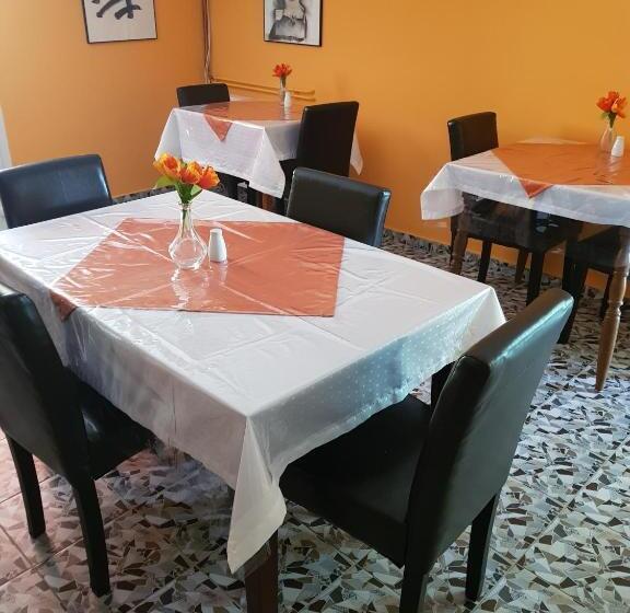 ペンション Vincze Villa Vendégház