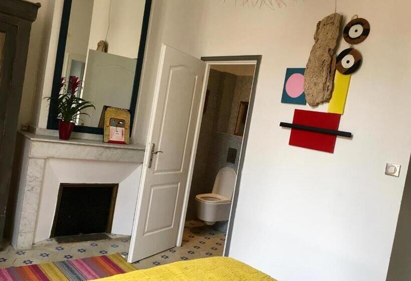 ベッドアンドブレックファースト La Casa Deva   Maison D Artistes