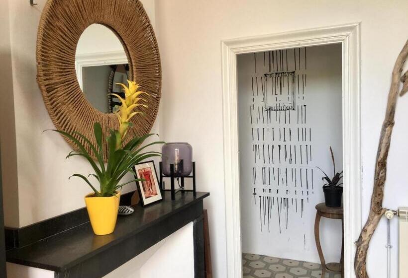 ベッドアンドブレックファースト La Casa Deva   Maison D Artistes