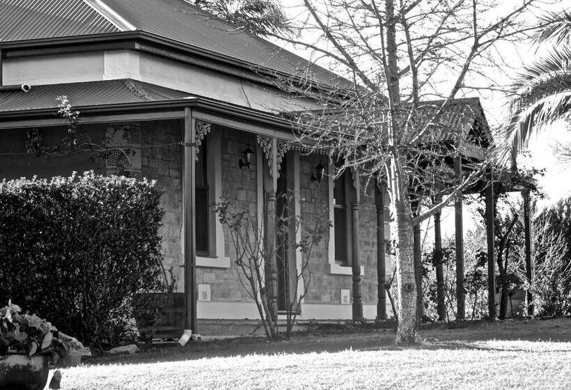 تختخواب و صبحانه Pirathon Country Estate