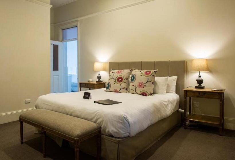 تختخواب و صبحانه Pirathon Country Estate