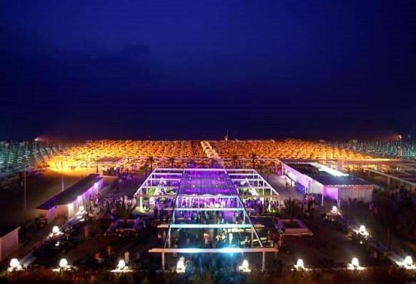 فندق Atene Albergo Riccione