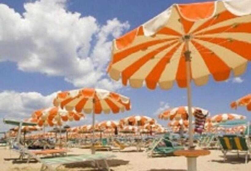 فندق Atene Albergo Riccione