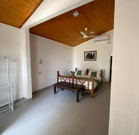 ペンション Canberra Holidays   Mirissa