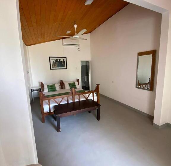 ペンション Canberra Holidays   Mirissa