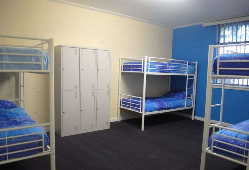 فندق صغير Port Adelaide Backpackers