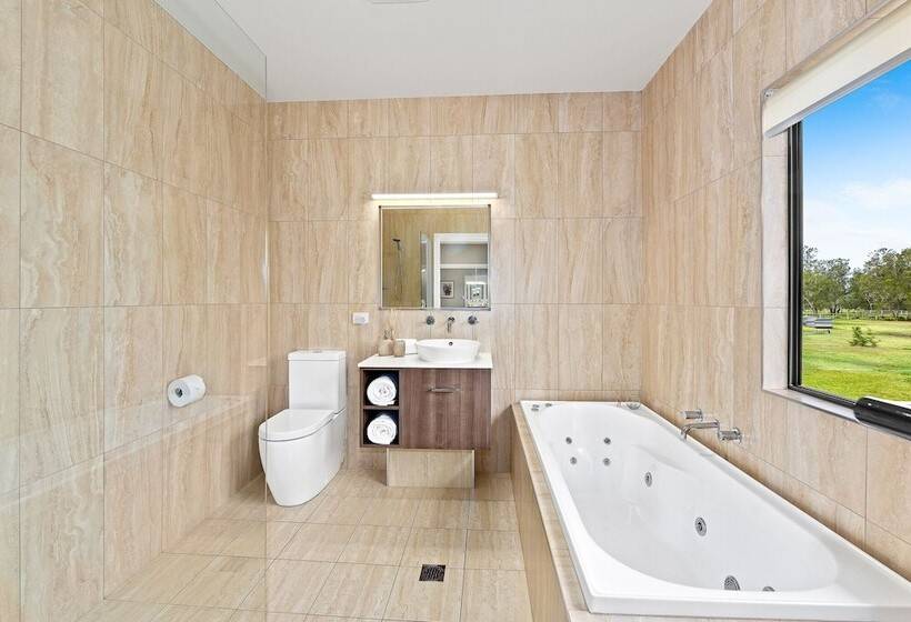 تختخواب و صبحانه Ana Mandara Luxury Retreat