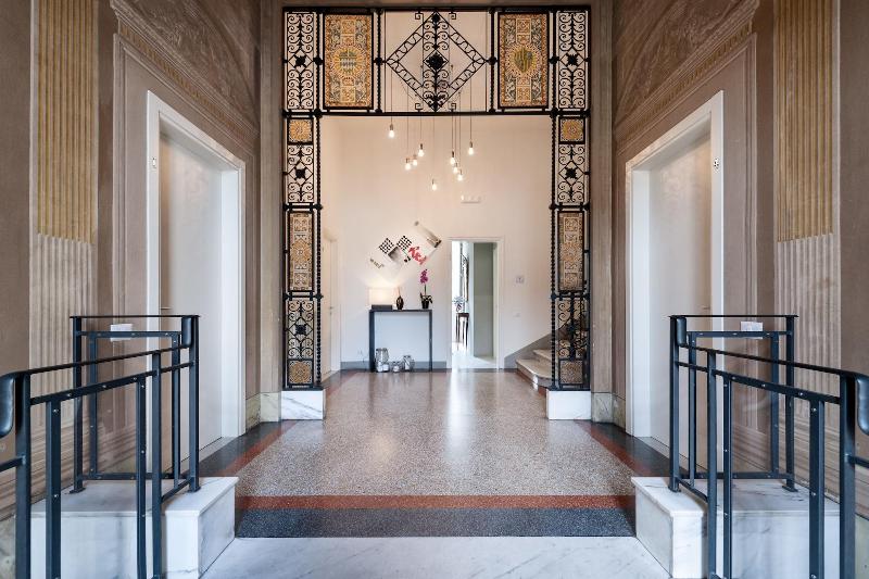تختخواب و صبحانه Lucca In Villa Lucrezia