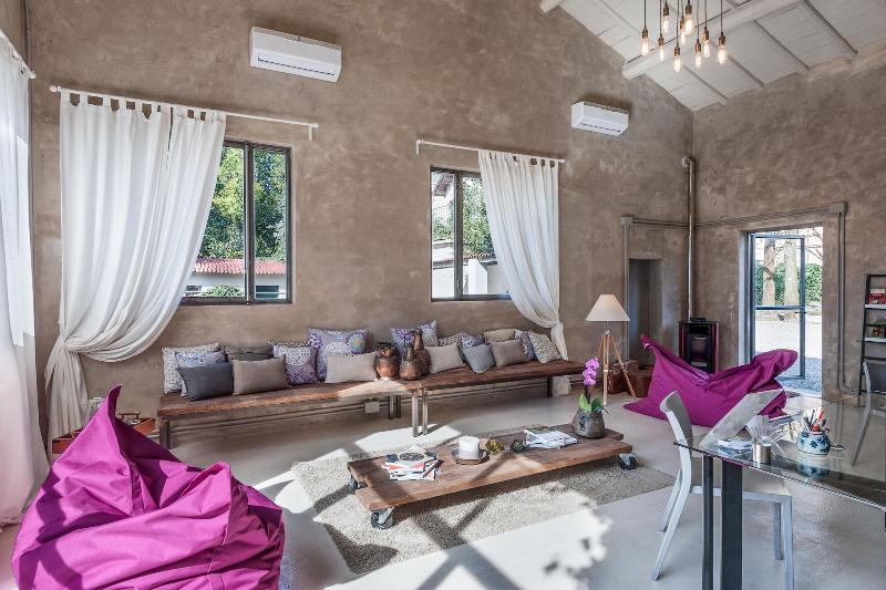 تختخواب و صبحانه Lucca In Villa Lucrezia