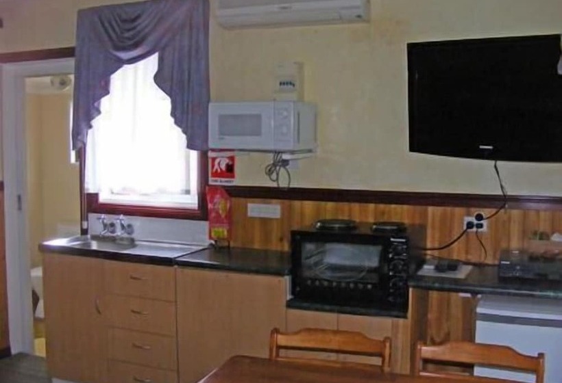 Cedar Lodge Cabins